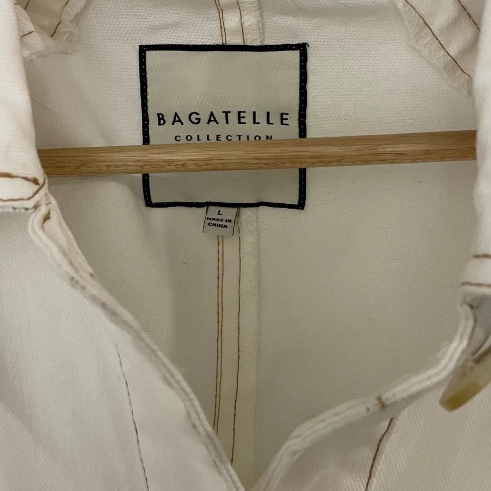 White jacket. - Picture 3 of 3